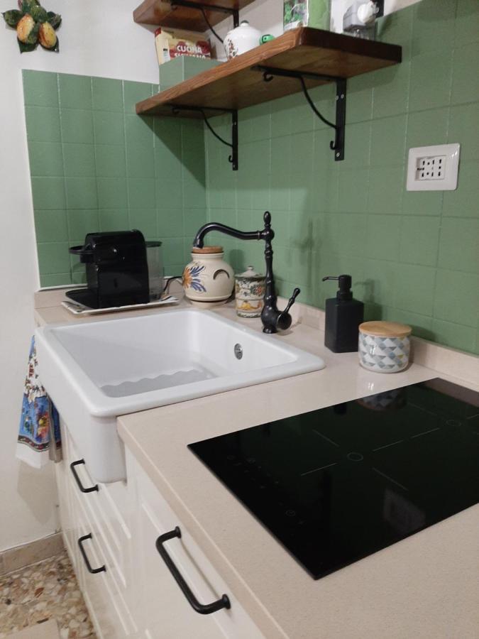 הוילה קטאניה Casa Famoso מראה חיצוני תמונה